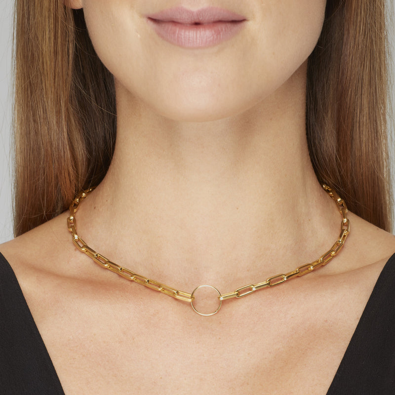 A unique chunky gold necklace that dresses up any outfit. Wear this necklace with your favorite tshirt or your blazer, it will state your elegance and style.  Team this necklace with the Chunky Bracelet.